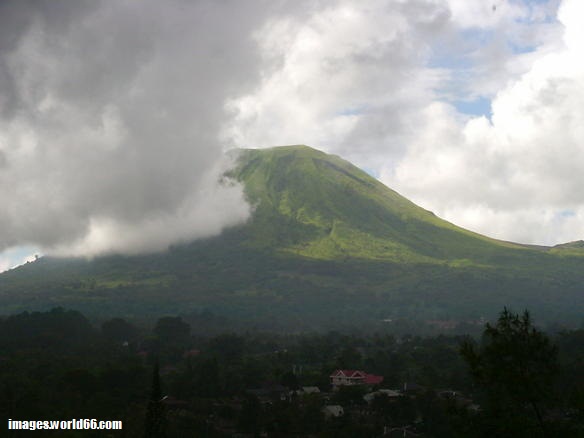 Status Gunung Lokon Meningkat ke Level Awas